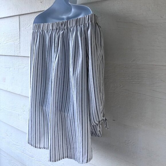 J. Roberts Size Large Off Shoulder 3/4 Tie Sleeve Flowy Boho Top - Picture 10 of 14